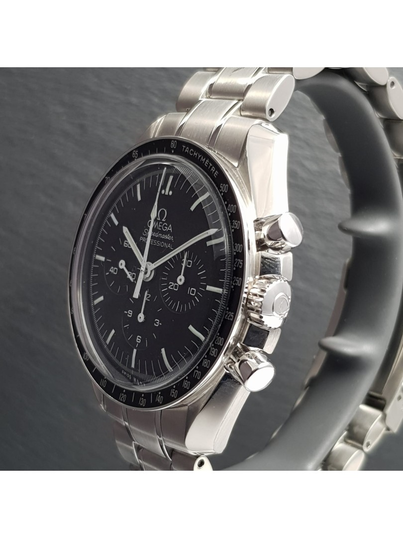 Acquista Omega Speedmaster Moonwatch - Ref. 35705000 su eOra.it