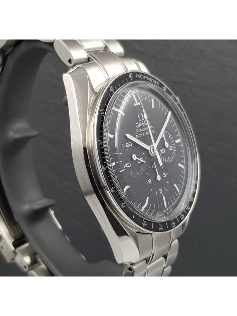 Acquista Omega Speedmaster Moonwatch - Ref. 35705000 su eOra.it