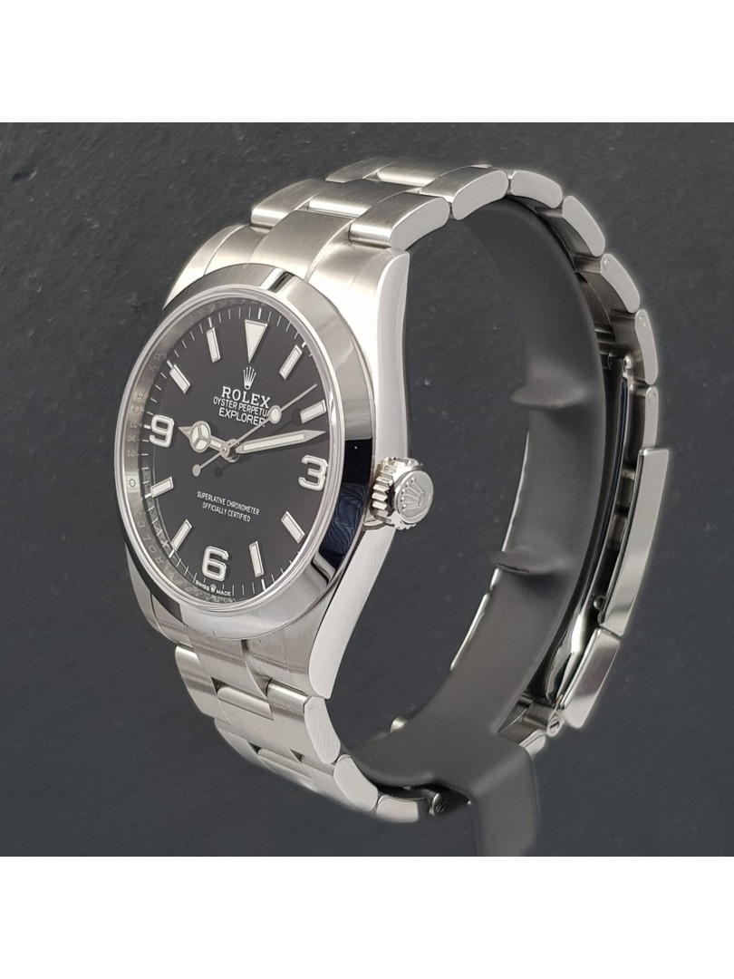 Rolex Explorer 40mm ref.224270 with box and guarantee on eOra.it